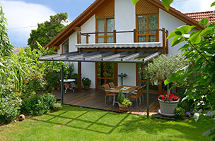 Ein neues Terrassendach gibt es bei Ihrem Meisterbetrieb Martinez GmbH aus Karben