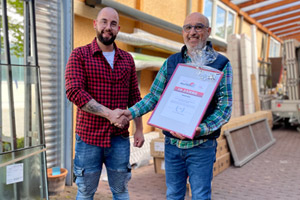 01.02.2021 Mit Stolz gratulieren wir Herrn Pascal Hahn, Meister des Rollladen- und Sonnenschutzmechatroniker Handwerks, zum 10 jährigen Betriebsjubiläum.
